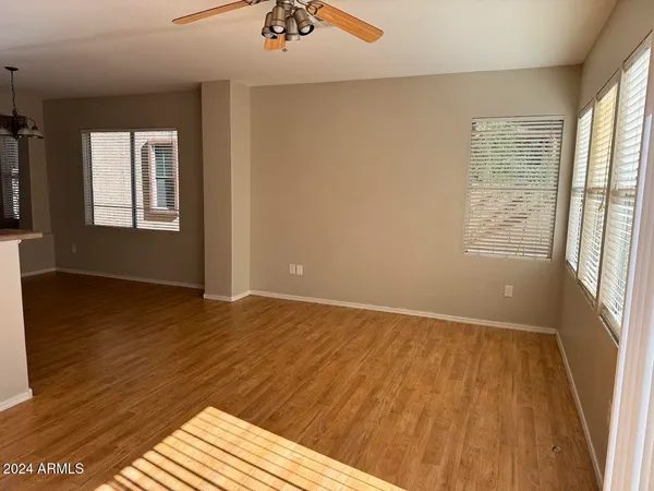 $1,995 | 4225 West Irwin Avenue, Phoenix, AZ 85041