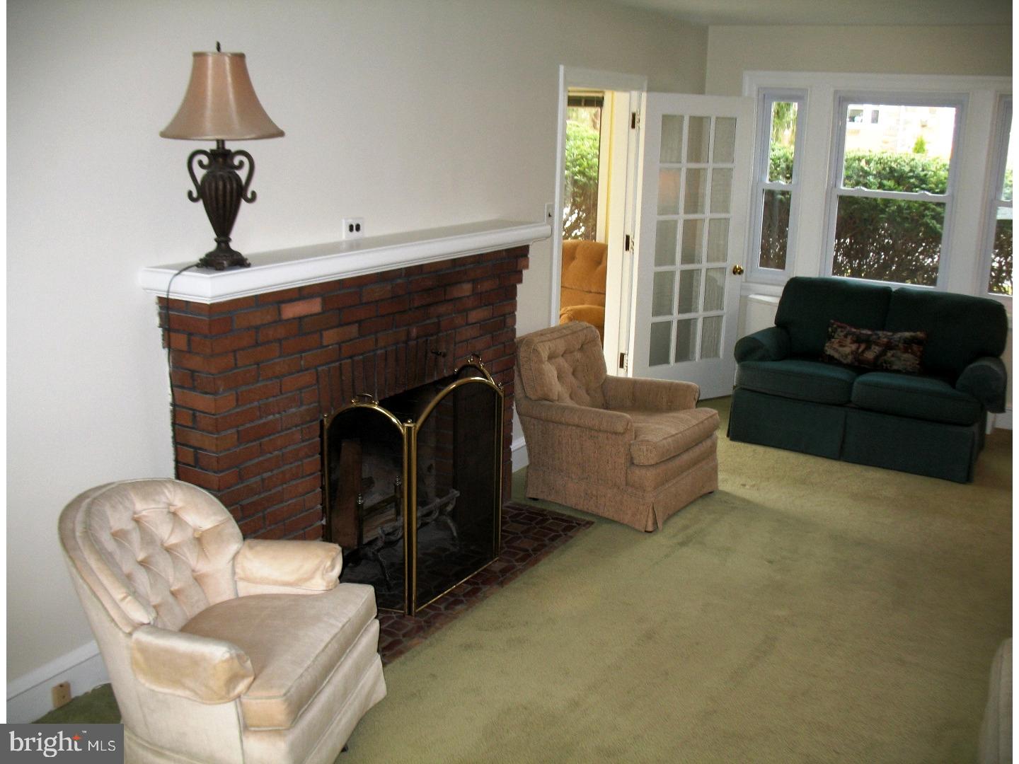 123 Gilmore Road Havertown, PA 19083 - Photo 4 of 18 Living Room