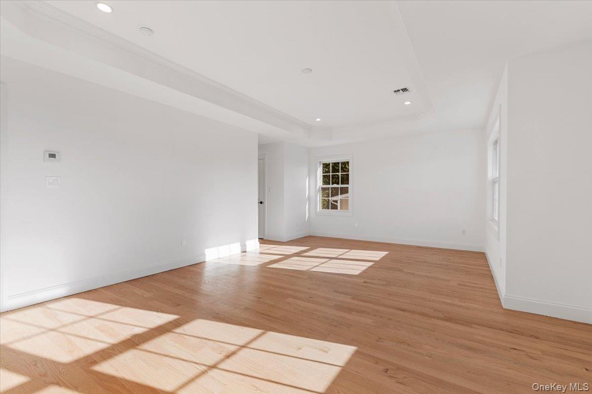 331 Orchid Road Levittown, NY 11756 - Photo 25 of 40 Gallery Image 25