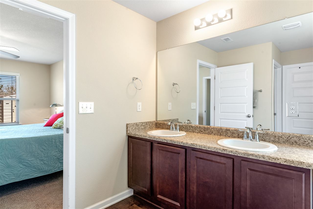 1691 Abbey Loop Foley, AL 36535 - Photo 30 of 36 Master bath