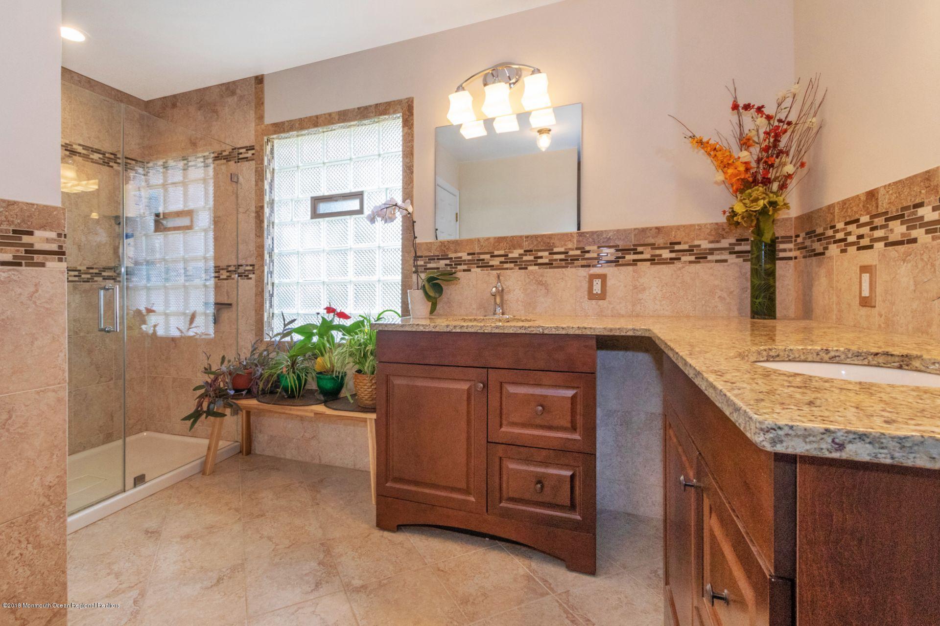542 A Line Road, Unit A Holmdel, NJ 07733 - Photo 15 of 38 15