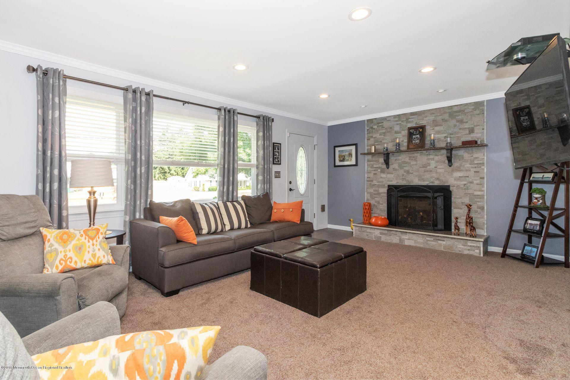 542 A Line Road, Unit A Holmdel, NJ 07733 - Photo 4 of 38 4