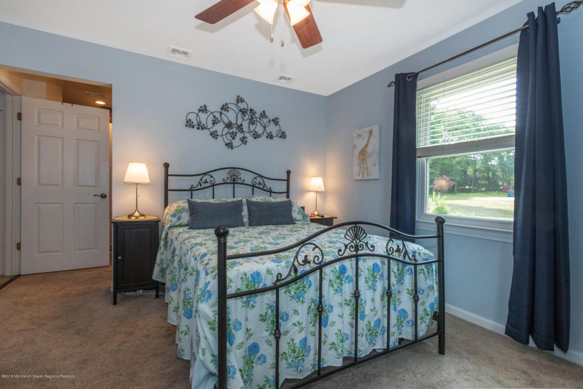 542 A Line Road, Unit A Holmdel, NJ 07733 - Photo 9 of 38 9