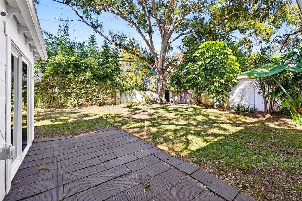 13589 101st Terrace Seminole, FL 33776 - Photo 38 of 43 a view of backyard of the house