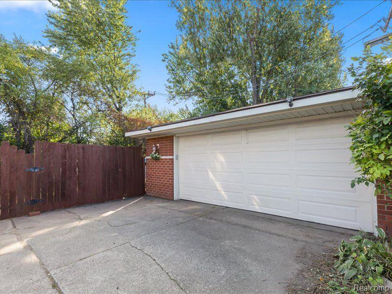 14224 Brandywine Road Sterling Heights, MI 48312 - Photo 5 of 33