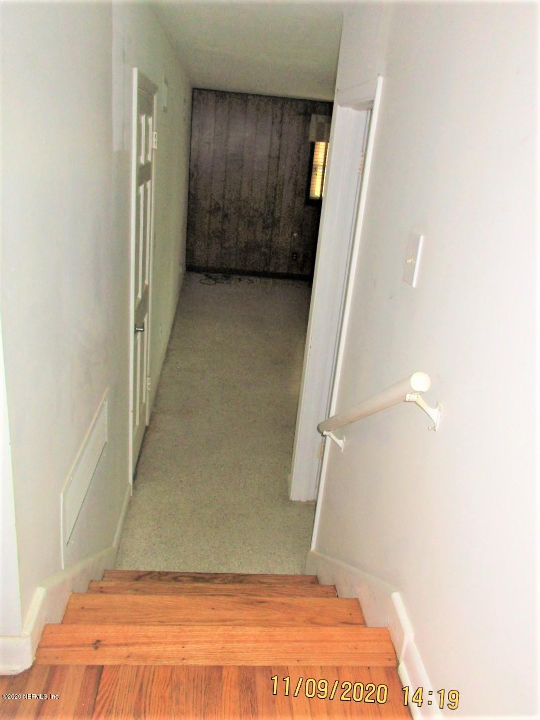 5516 Ghormley Road Jacksonville, FL 32277 - Photo 8 of 20 Stairs 2 Fla Room