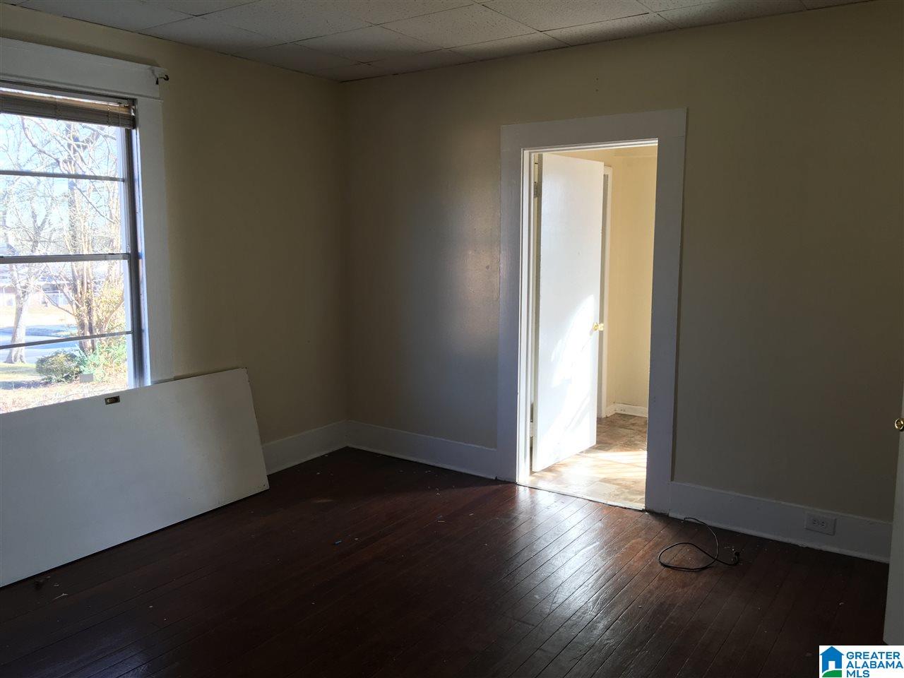 609 27th Street Southwest Birmingham, AL 35211 - Photo 9 of 13