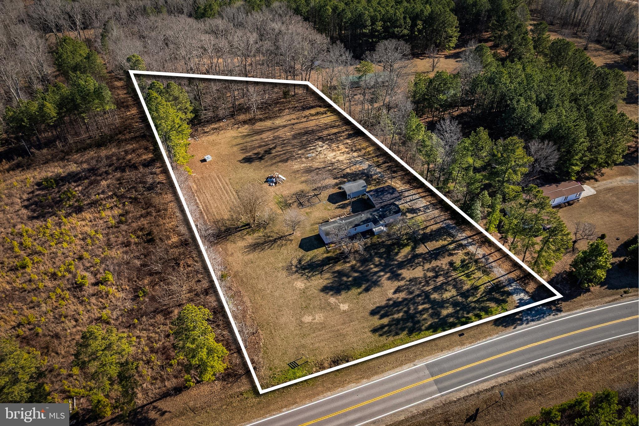 870 South Hill Road Brodnax, VA 23920 - Photo 6 of 39 a view of a backyard