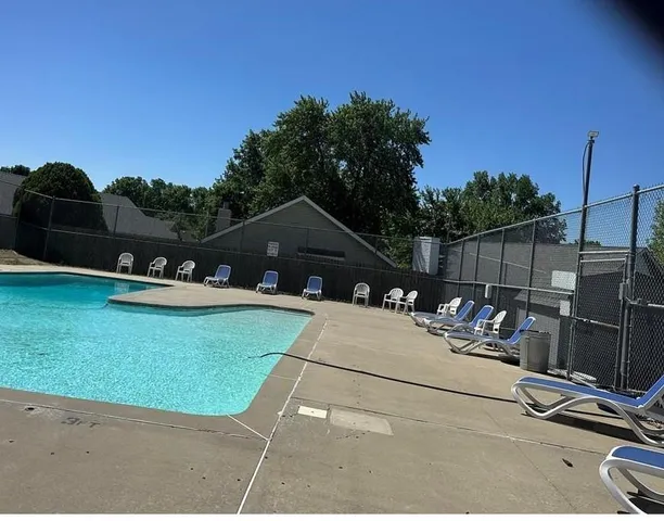 $185,000 | 2817 Northwest 3rd Terrace, Blue Springs, MO 64014