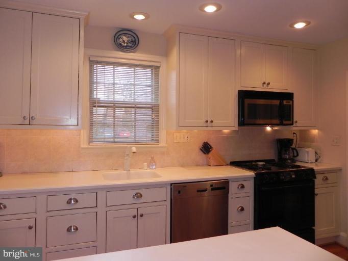 6913 Kenleigh Road Baltimore, MD 21212 - Photo 6 of 15 Kitchen #2