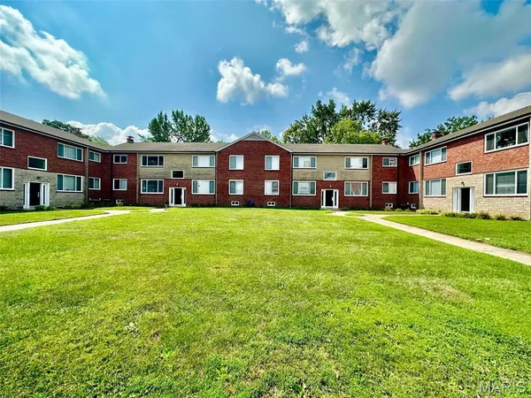 $975 | 5944 Nagel Avenue, Unit 2E, St. Louis, MO 63109