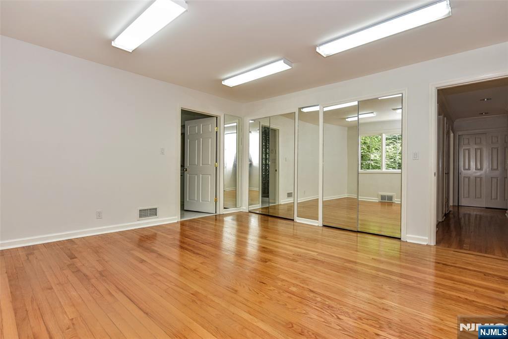 3 Split Rock Road Upper Saddle River, NJ 07458 - Photo 22 of 41 Gallery Image 22