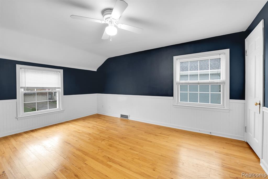 909 Columbia Road Berkley, MI 48072 - Photo 18 of 28