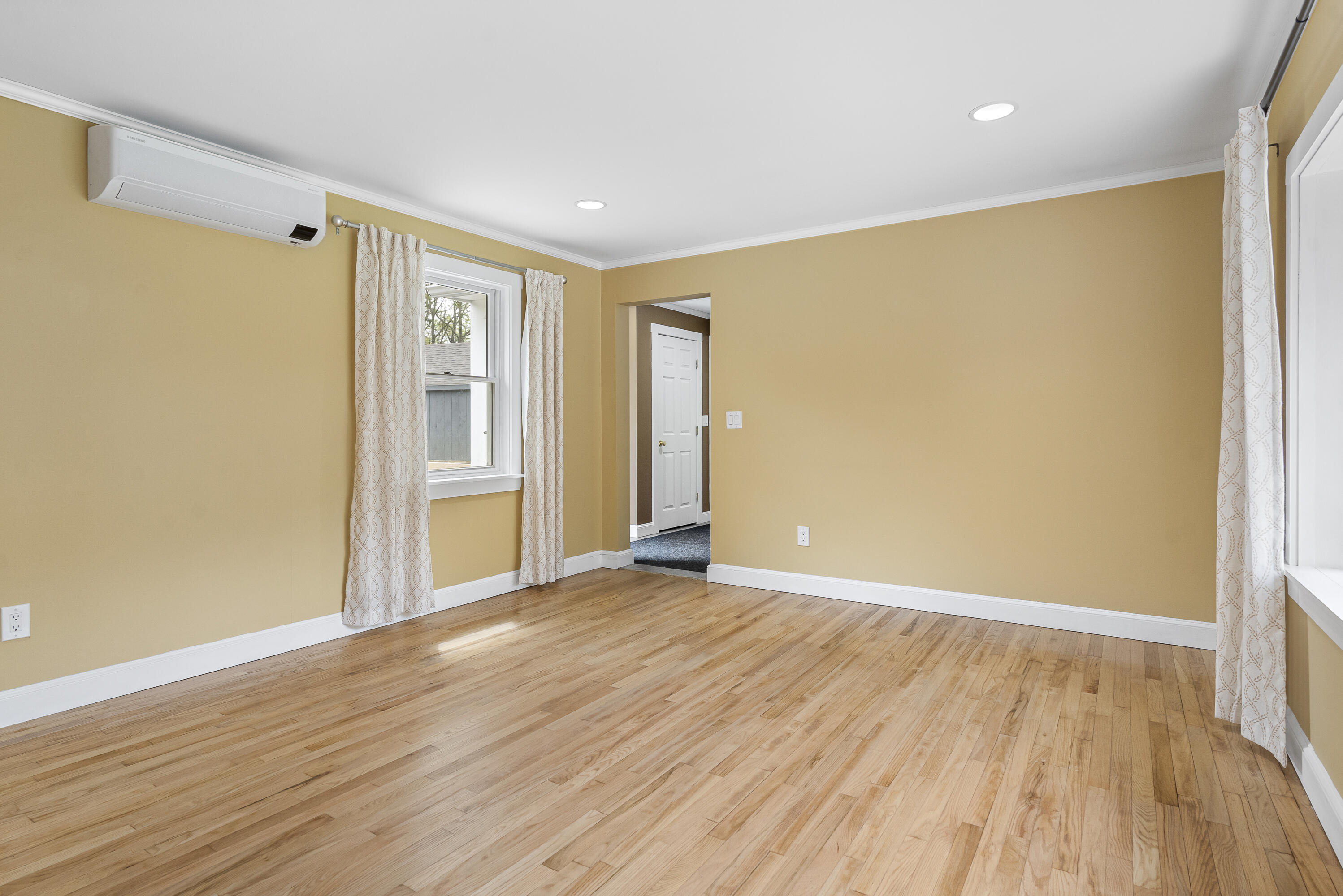 936 Highway 129 Walpole, ME 04573 - Photo 30 of 50 Sitting TV Room .43jpg