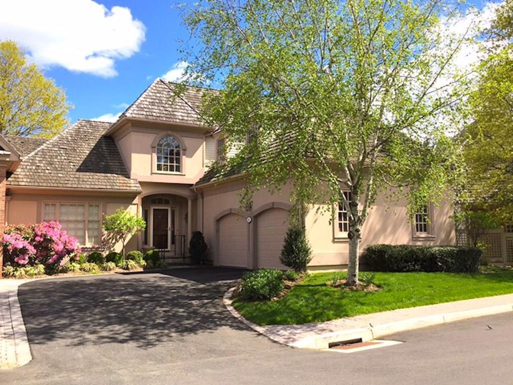 front view of house with a yard