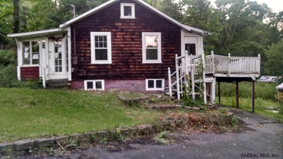 185 Krumkill Road Bethlehem, NY 12159 - Photo 2 of 3 Photo 2