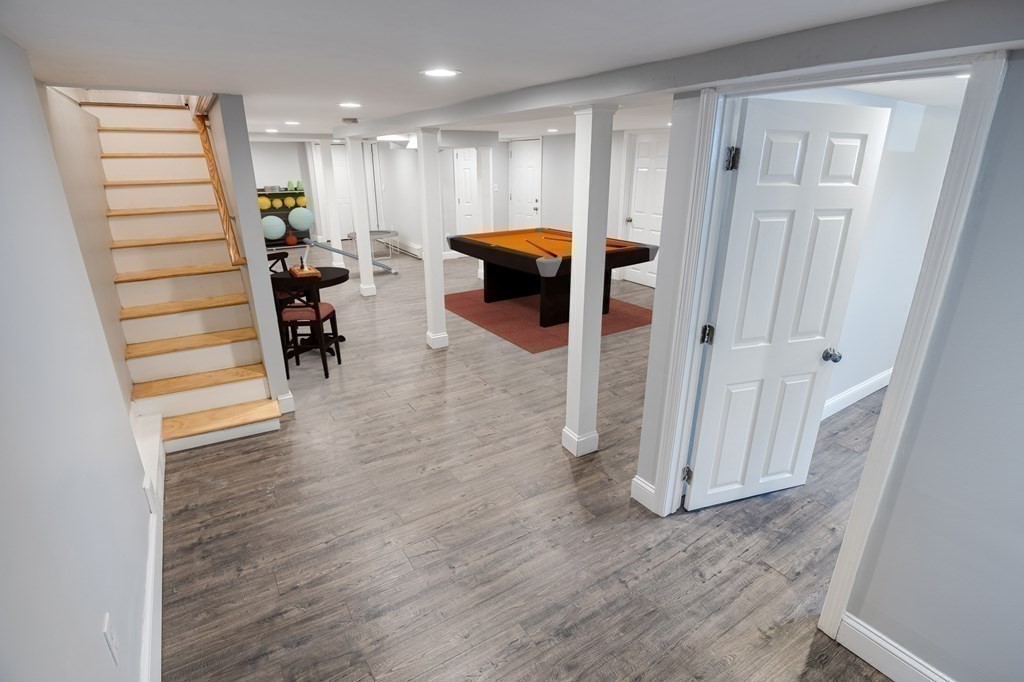 4 Ridgeway Winchester, MA 01890 - Photo 20 of 38