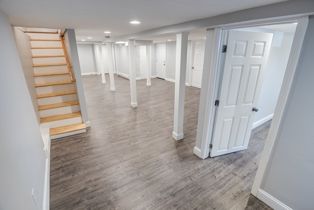 4 Ridgeway Winchester, MA 01890 - Photo 33 of 38