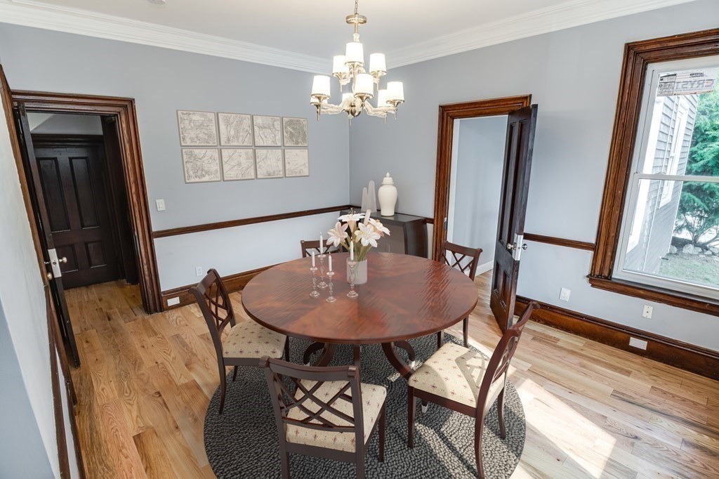 4 Ridgeway Winchester, MA 01890 - Photo 5 of 38