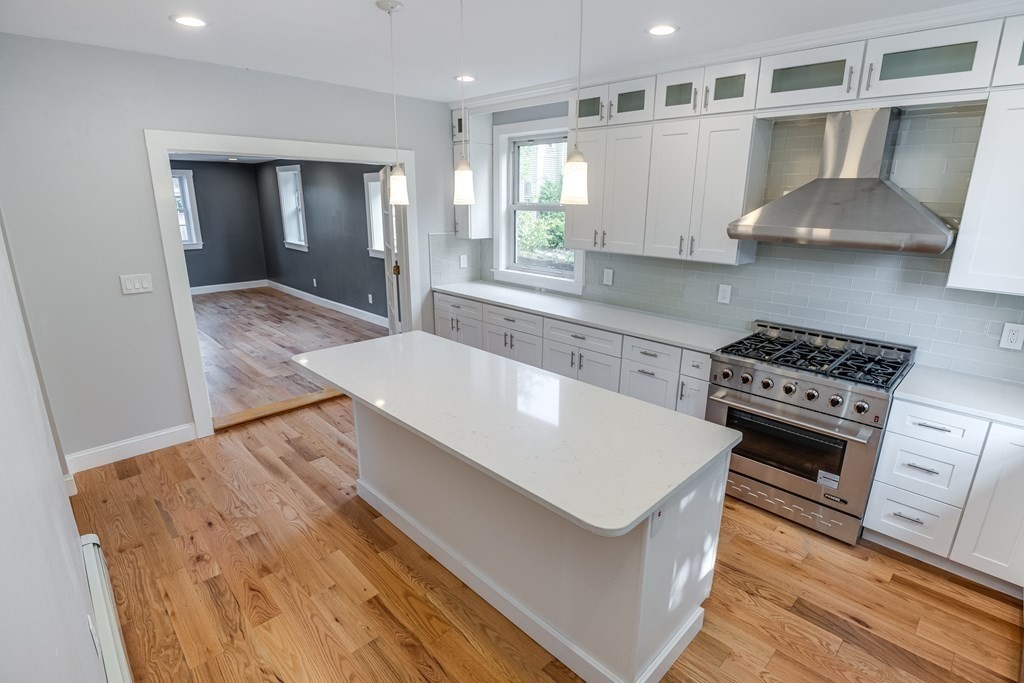 4 Ridgeway Winchester, MA 01890 - Photo 6 of 38