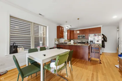 $549,500 | 1935 North Sawyer Avenue, Unit 2N, Chicago, IL 60647