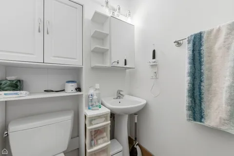 $549,500 | 1935 North Sawyer Avenue, Unit 2N, Chicago, IL 60647