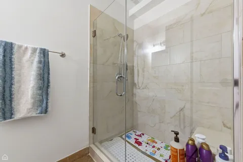 $549,500 | 1935 North Sawyer Avenue, Unit 2N, Chicago, IL 60647