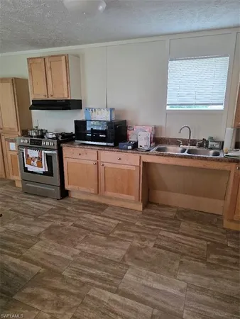 $1,800 | 8385 Marx Drive, North Fort Myers, FL 33917