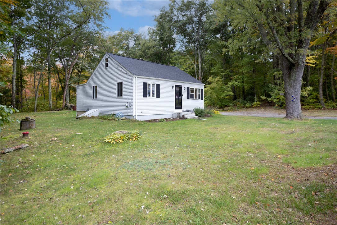 188 Snake Hill Road Glocester, RI 02857 - Photo 4 of 20 Gallery Image 4