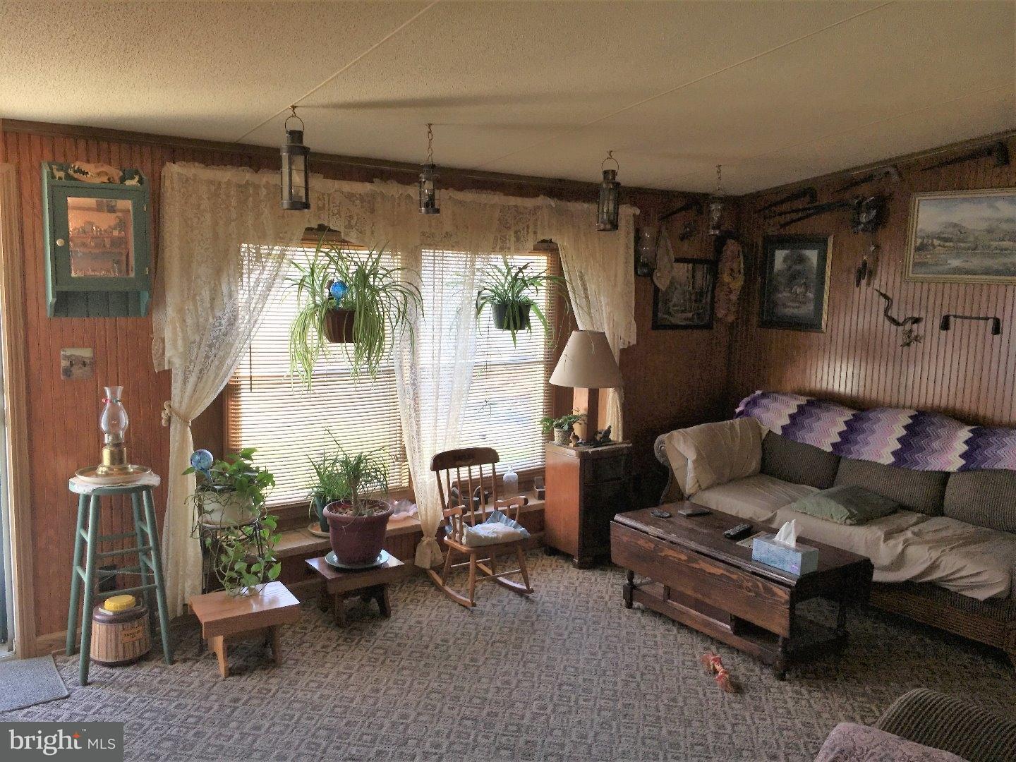 35 Groff Road Bechtelsville, PA 19505 - Photo 6 of 18 Living Room