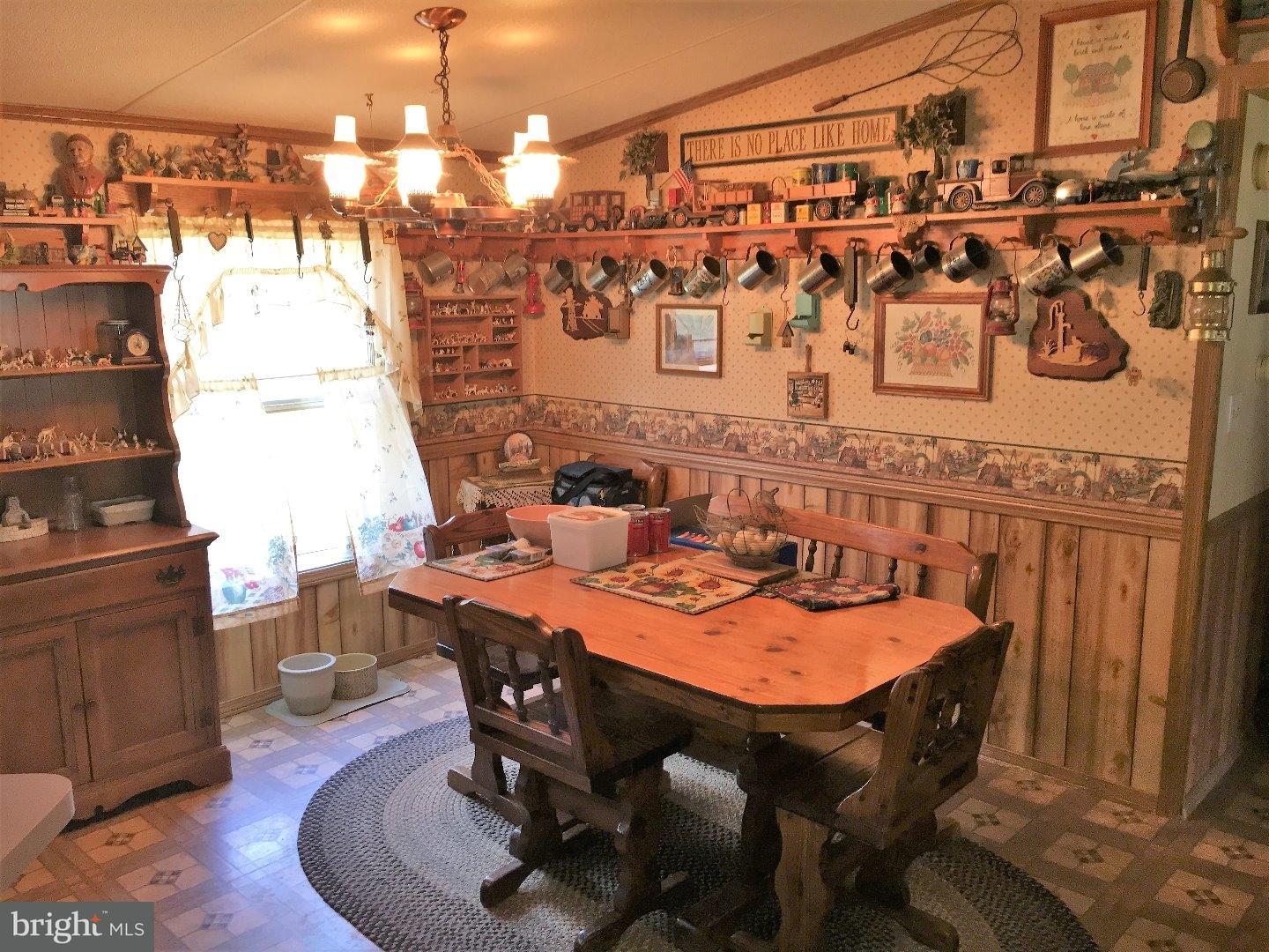 35 Groff Road Bechtelsville, PA 19505 - Photo 8 of 18 Dining Room