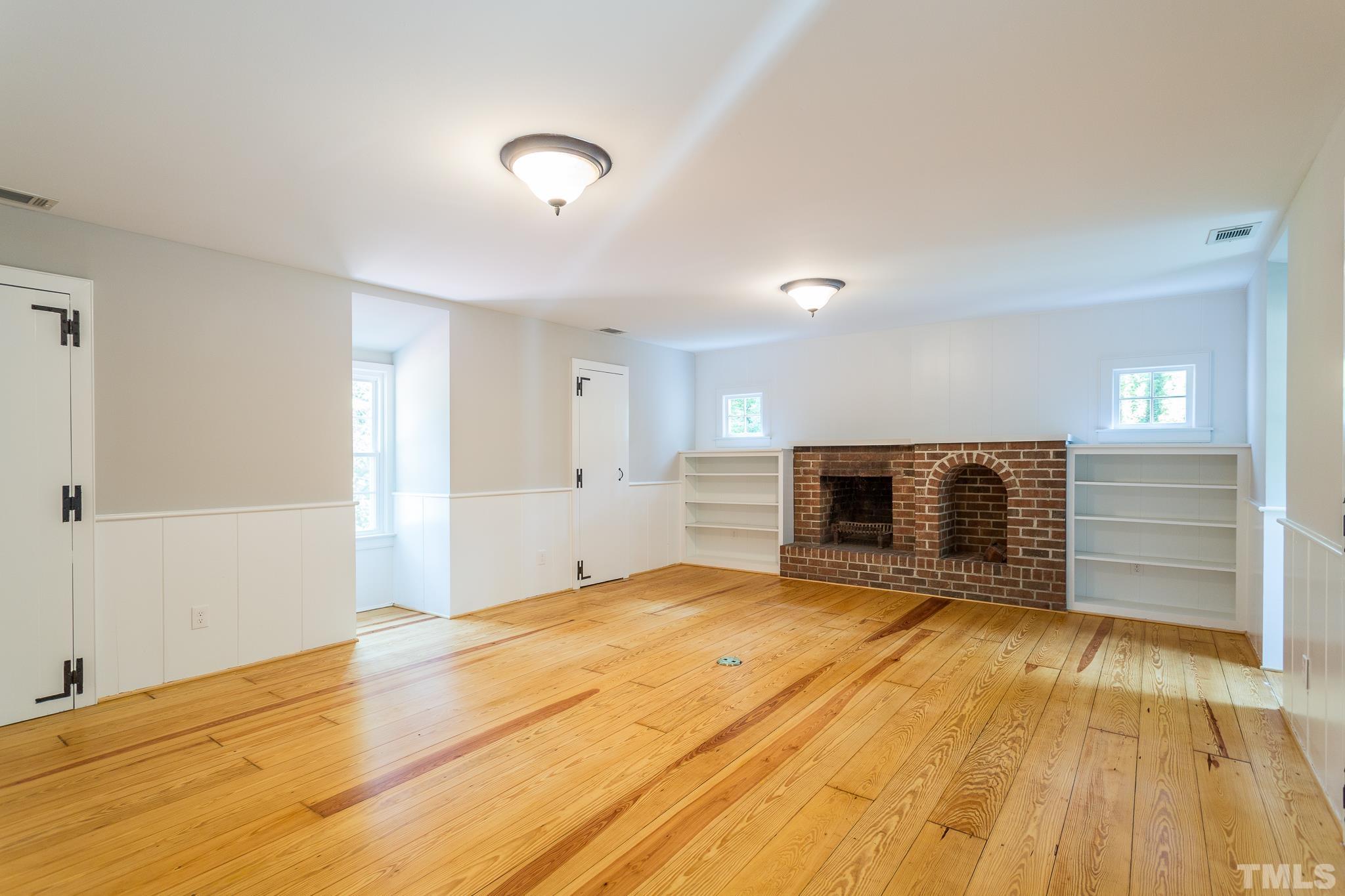 2611 Sherborne Place Raleigh, NC 27612 - Photo 14 of 30 Gallery Image 14