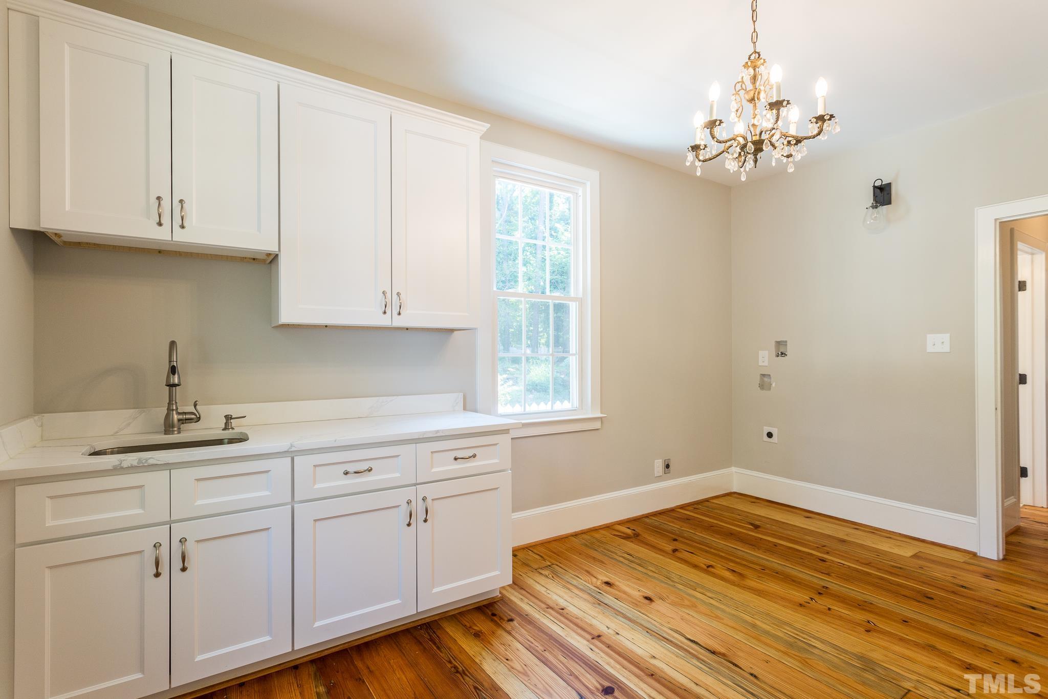 2611 Sherborne Place Raleigh, NC 27612 - Photo 18 of 30 Gallery Image 18