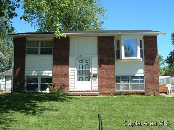 2217 Stokebridge Road Springfield, IL 62702 - Photo 1 of 1