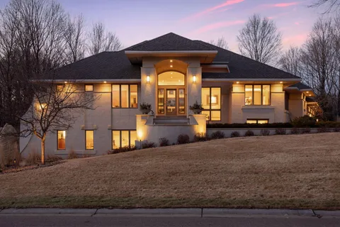 $1,750,000 | 6420 Thornberry Curve, Excelsior, MN 55331