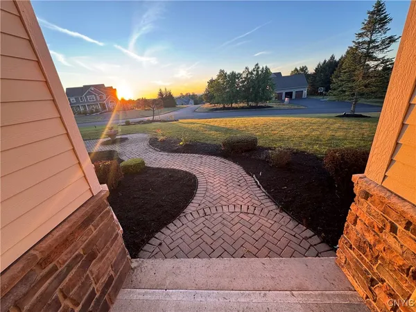 $899,000 | 2068 Black Spruce Circle, Pompey, NY 13104