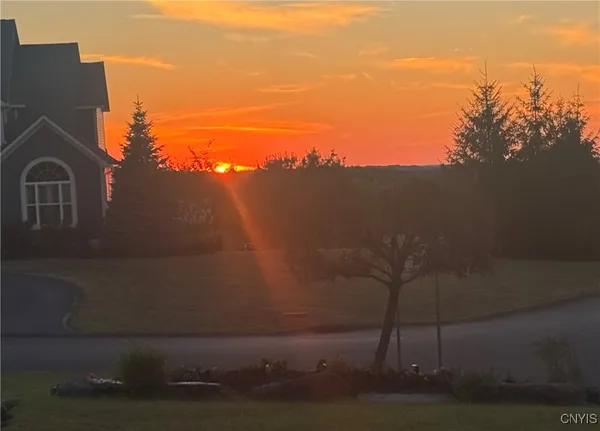 $899,000 | 2068 Black Spruce Circle, Pompey, NY 13104