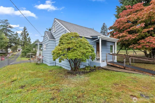 $322,000 | 720 Washington Avenue, Raymond, WA 98577