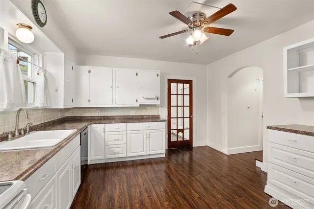 $322,000 | 720 Washington Avenue, Raymond, WA 98577