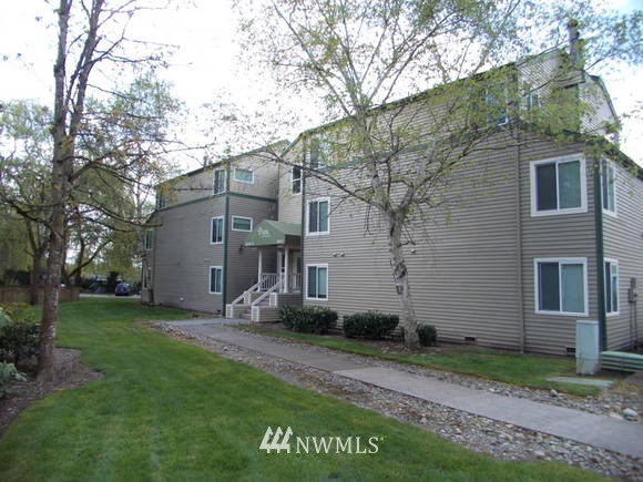 20322 Bothell Everett Highway, Unit E301 Bothell, WA 98012 - Photo 2 of 11