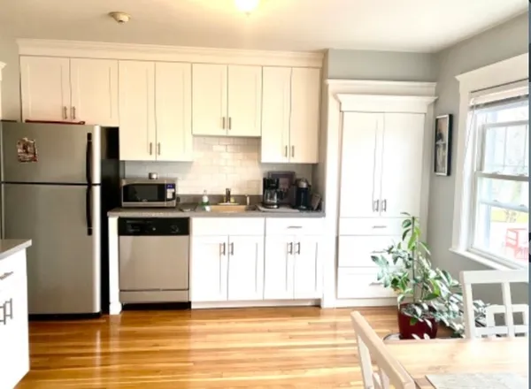 $2,600 | 238 Washington Street, Unit 2, Westwood, MA 02090
