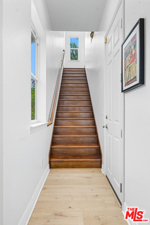 22074 Sagebrook Road Chatsworth, CA 91311 - Photo 12 of 35 a view of entryway