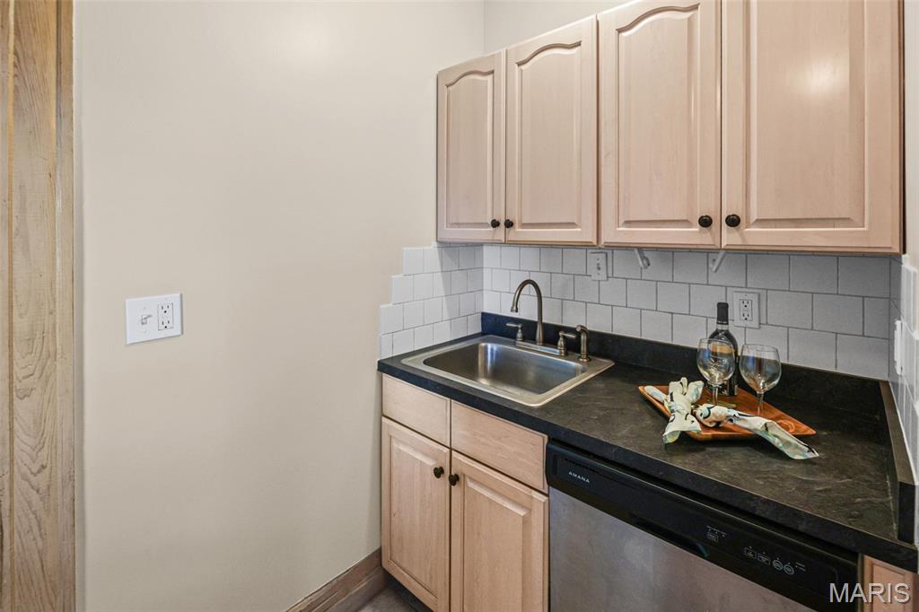 407 East 9th Street Alton, IL 62002 - Photo 11 of 53