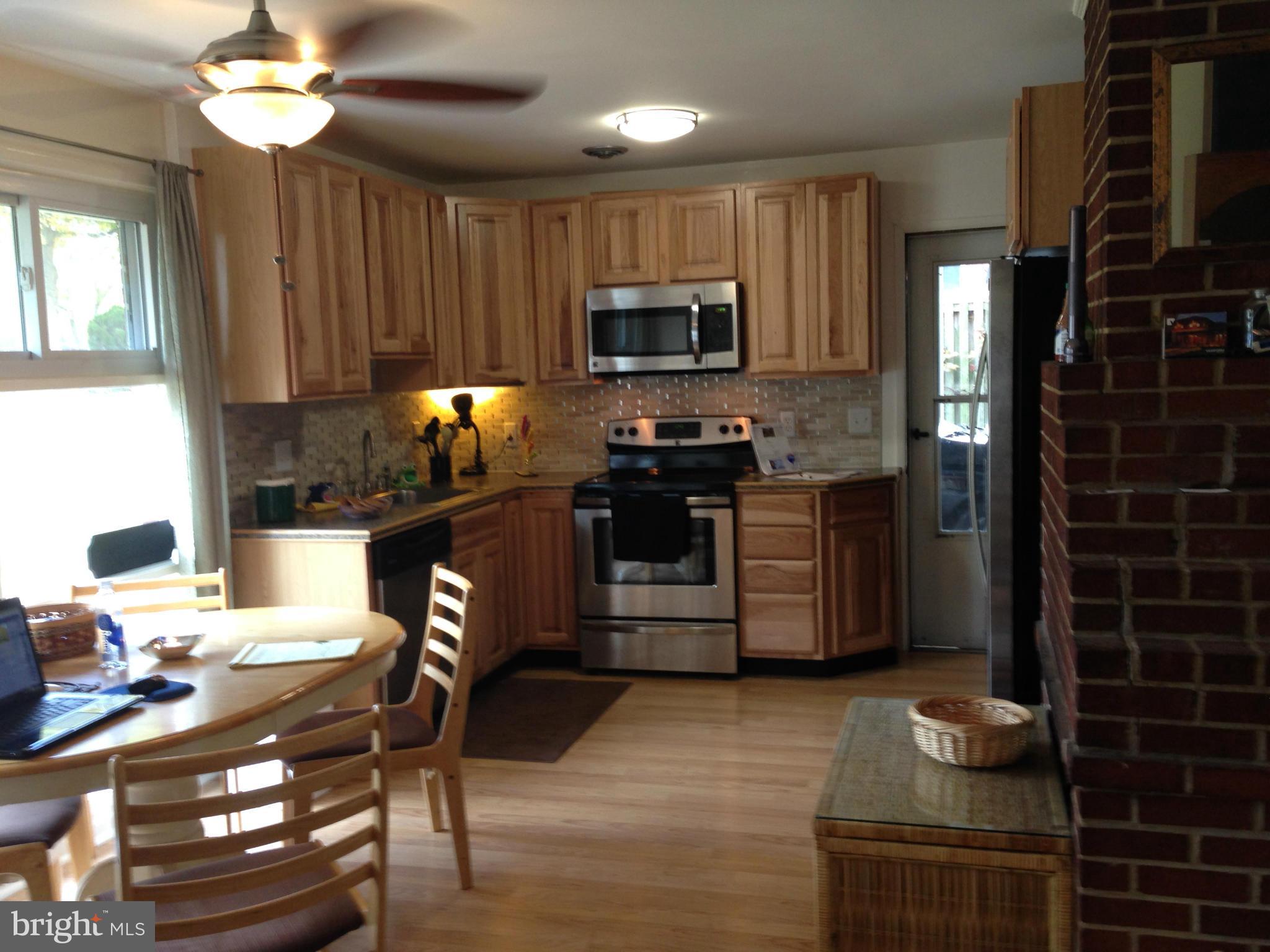 7202 Highland Street Springfield, VA 22150 - Photo 4 of 20 Dining Room