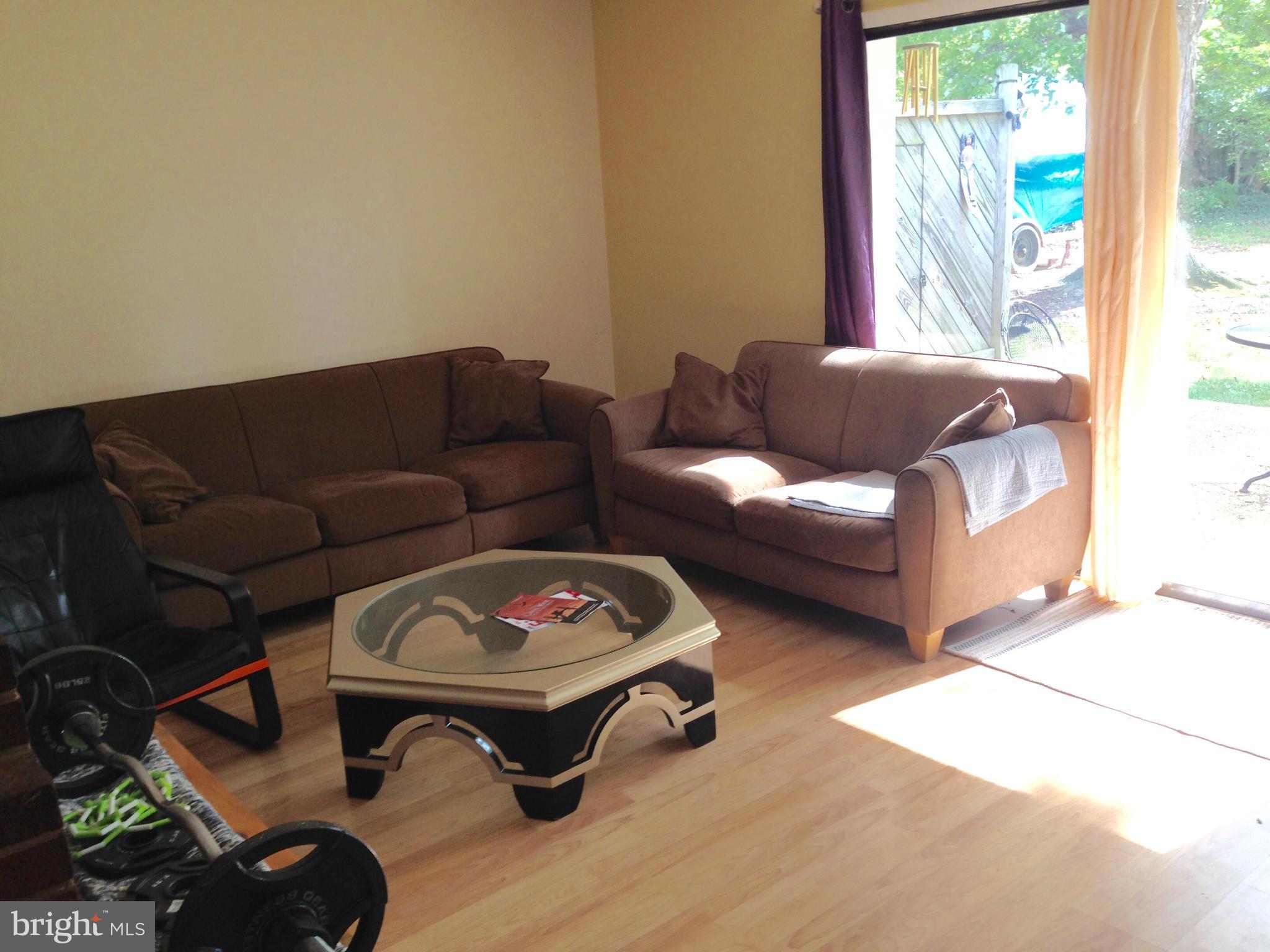 7202 Highland Street Springfield, VA 22150 - Photo 7 of 20 Living Room