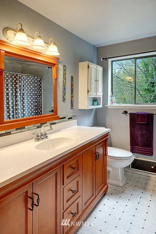 11684 Tulin Road Northeast Kingston, WA 98346 - Photo 13 of 25 Gallery Image 13