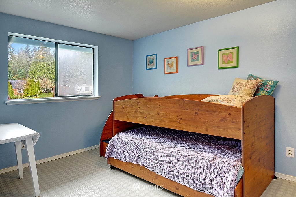 11684 Tulin Road Northeast Kingston, WA 98346 - Photo 14 of 25 Gallery Image 14