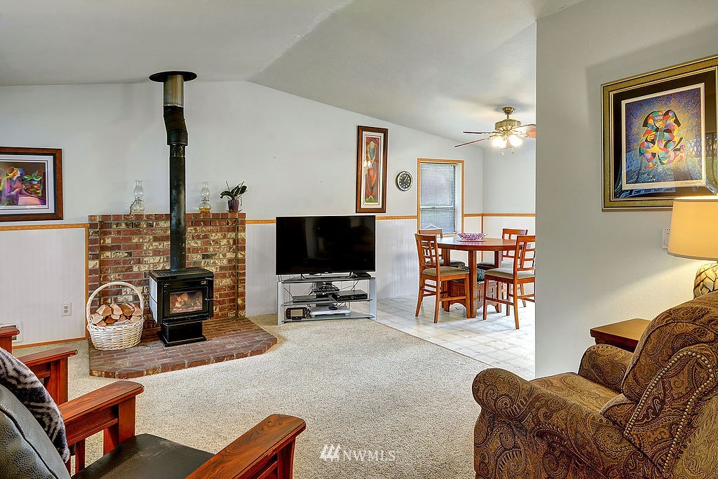 11684 Tulin Road Northeast Kingston, WA 98346 - Photo 3 of 25 Gallery Image 3