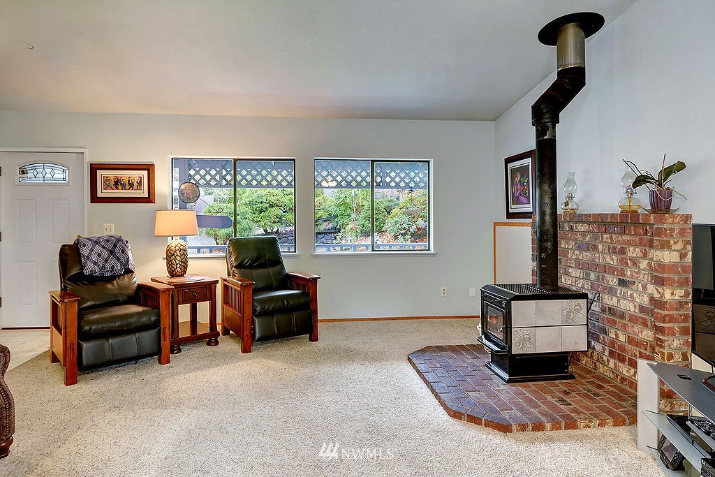 11684 Tulin Road Northeast Kingston, WA 98346 - Photo 6 of 25 Gallery Image 6