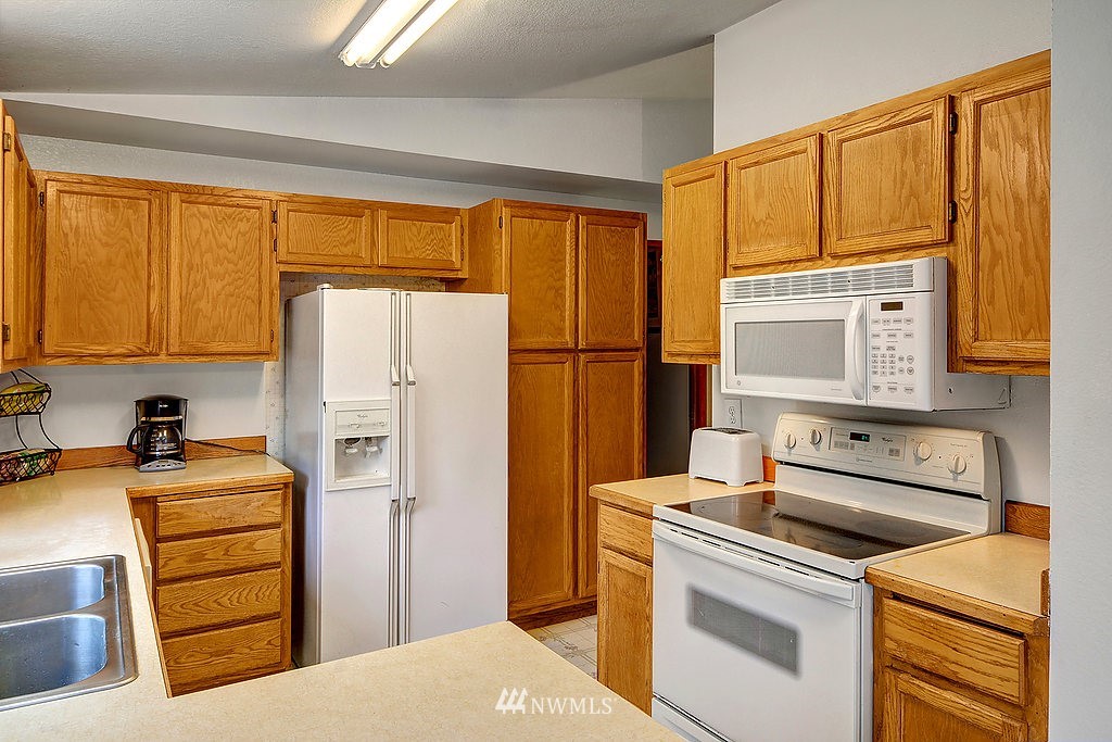 11684 Tulin Road Northeast Kingston, WA 98346 - Photo 8 of 25 Gallery Image 8